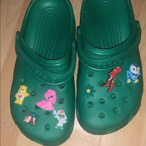 Green women crocs (Jibbits included)